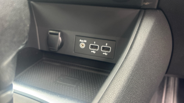 Renault Captur 1.6 E-TECH Hybrid 145 Iconic Edition 5dr Auto Hybrid Hatchback